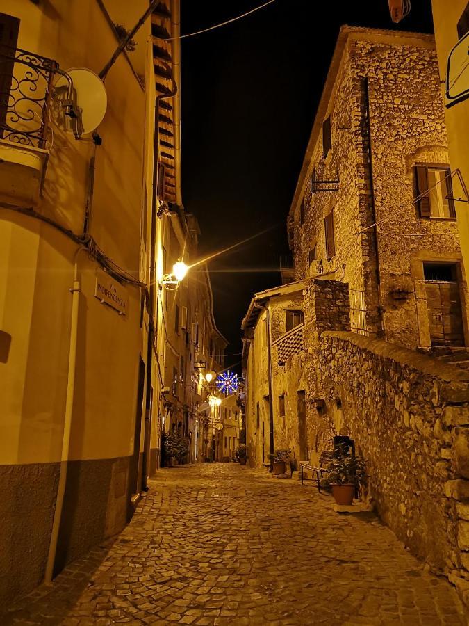 דירות נורמה Casetta Nel Centro Storico מראה חיצוני תמונה