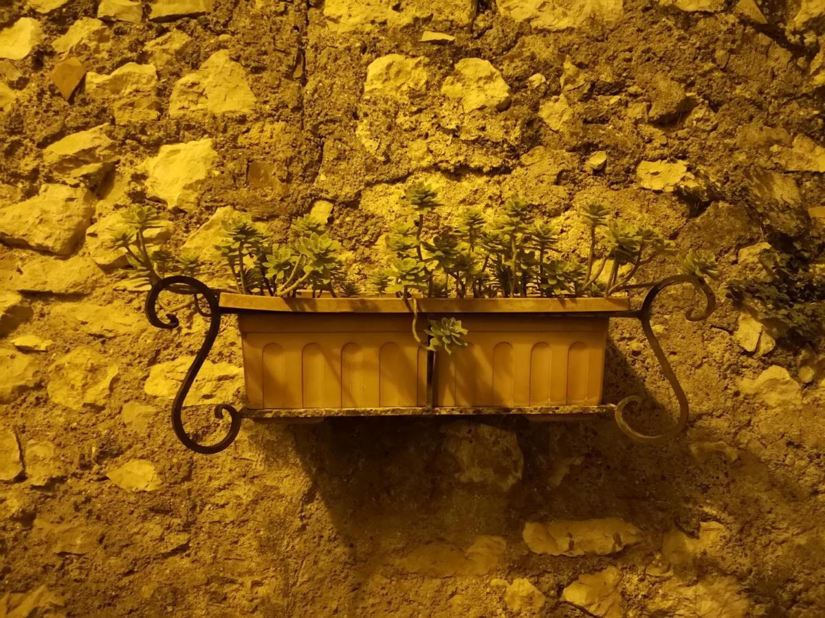 דירות נורמה Casetta Nel Centro Storico מראה חיצוני תמונה